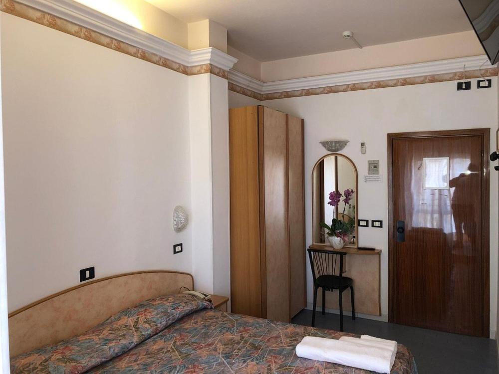 Hotel Augustus 加提欧马里 外观 照片