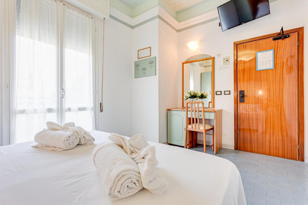 Hotel Augustus 加提欧马里 外观 照片