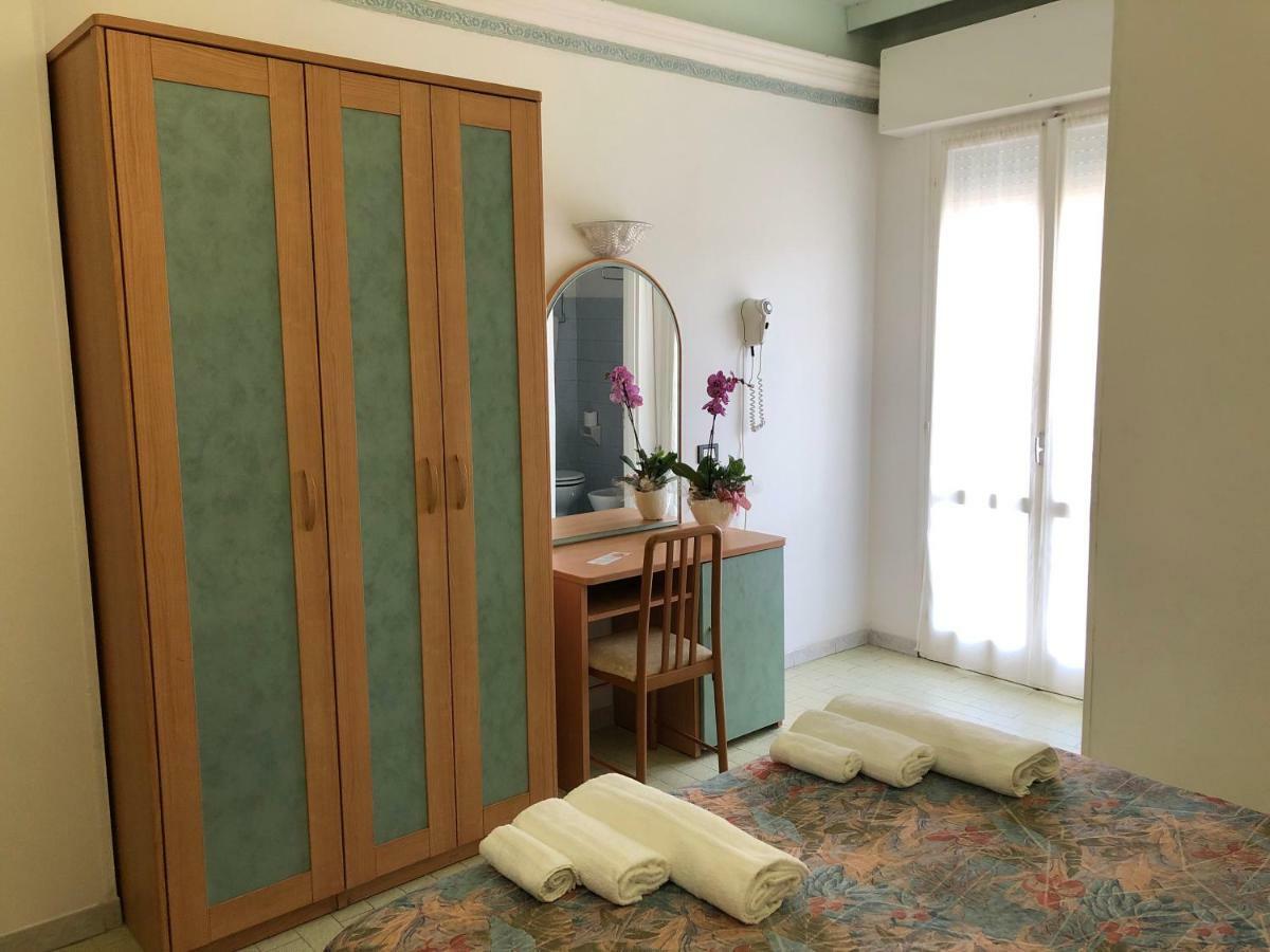 Hotel Augustus 加提欧马里 外观 照片