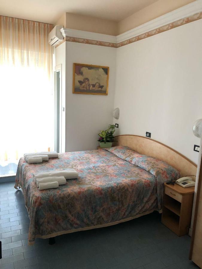 Hotel Augustus 加提欧马里 外观 照片